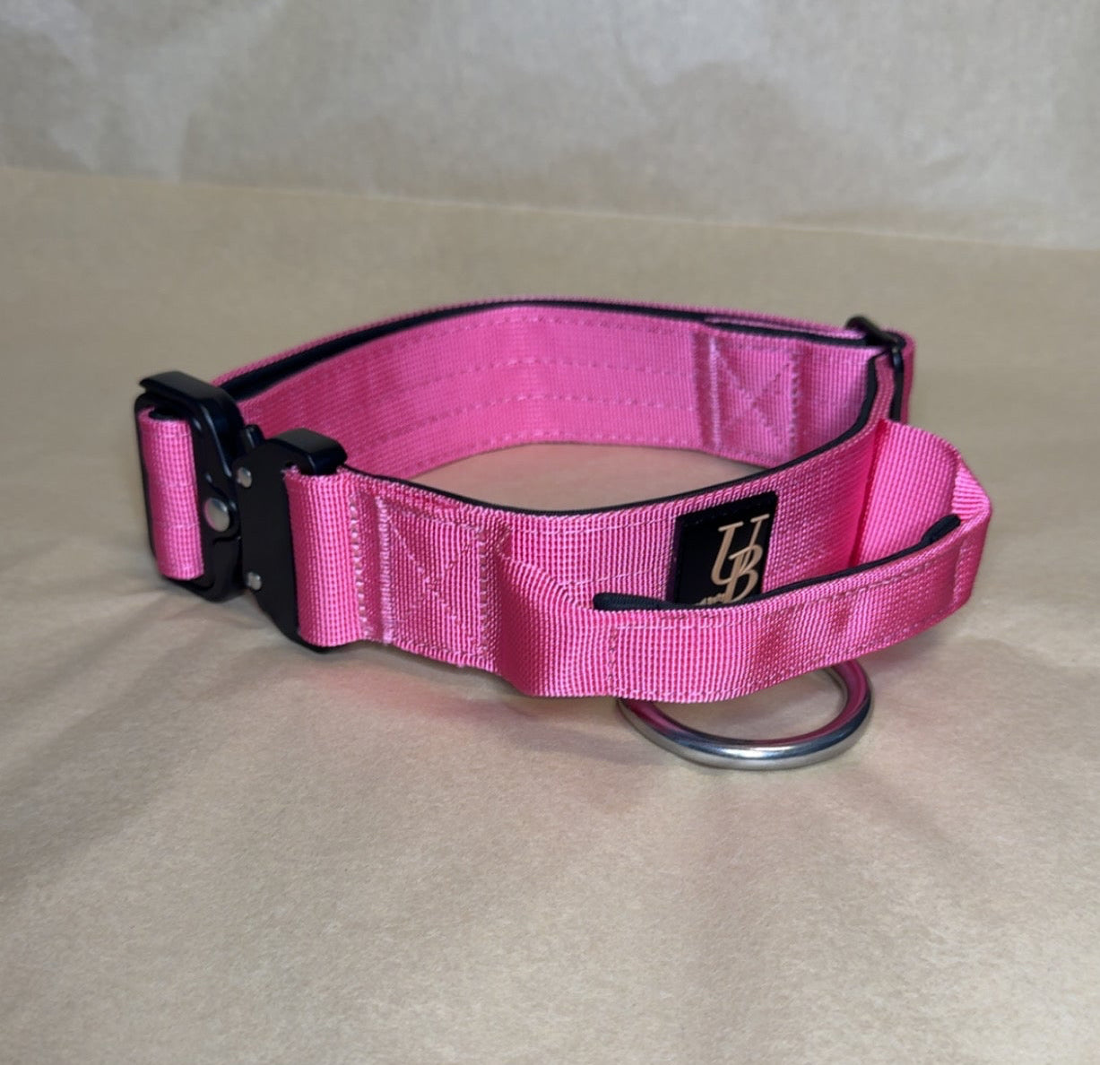 Command halsbånd - Pink